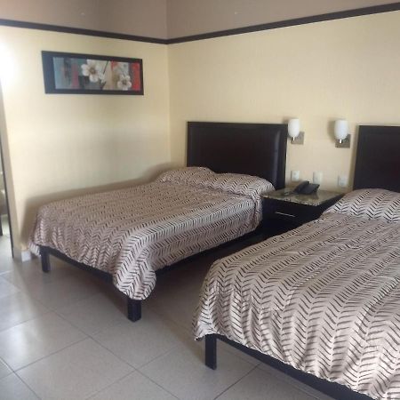 Jalyd Inn Irapuato Extérieur photo