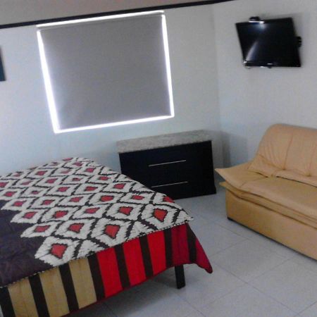 Jalyd Inn Irapuato Extérieur photo
