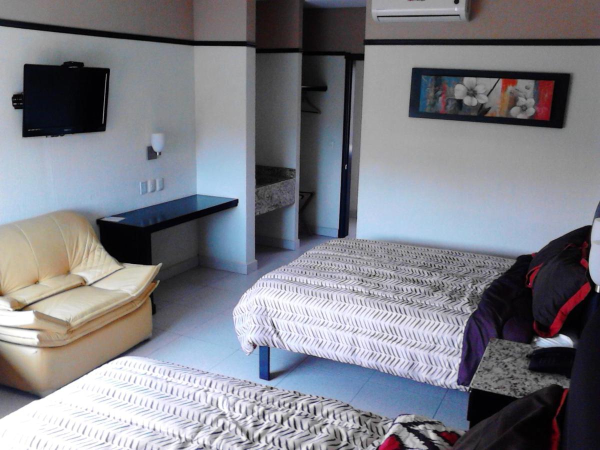 Jalyd Inn Irapuato Extérieur photo