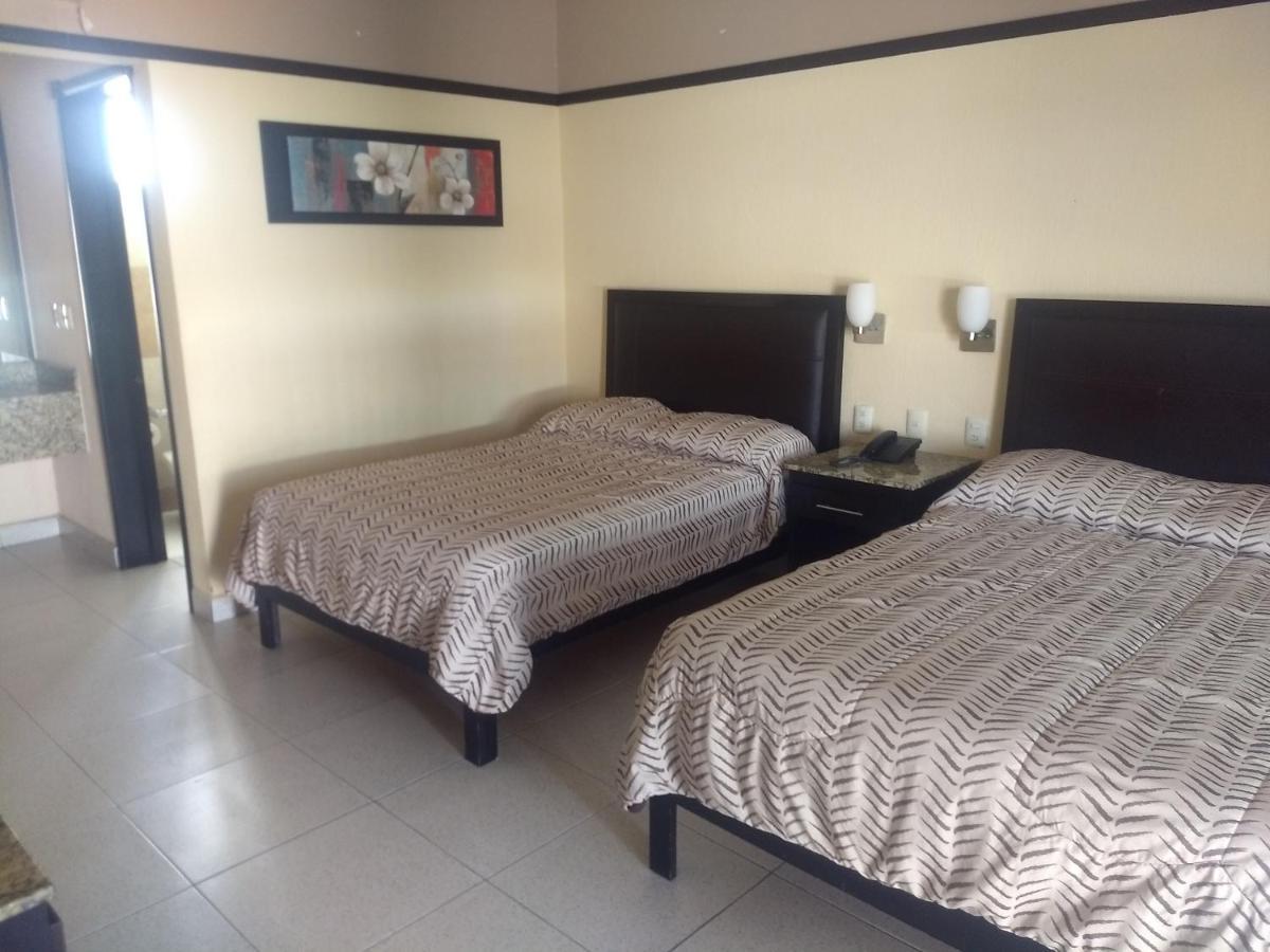 Jalyd Inn Irapuato Extérieur photo