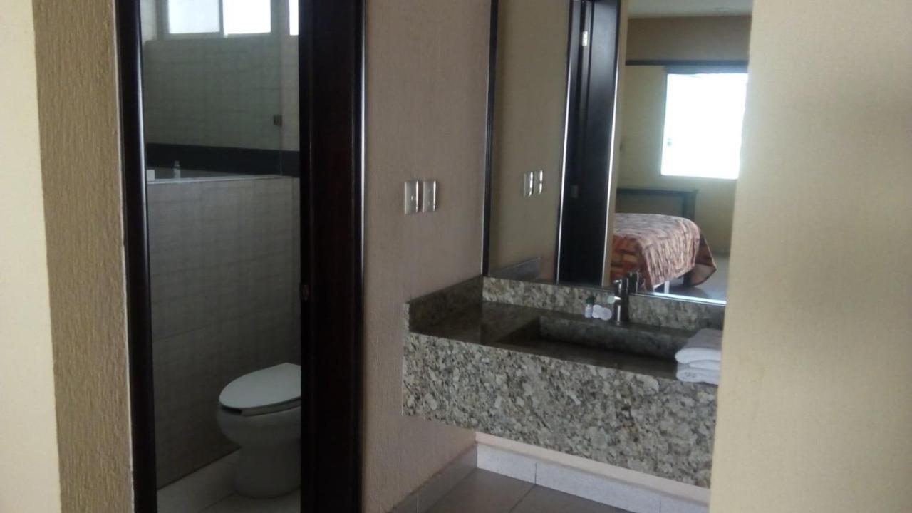 Jalyd Inn Irapuato Extérieur photo