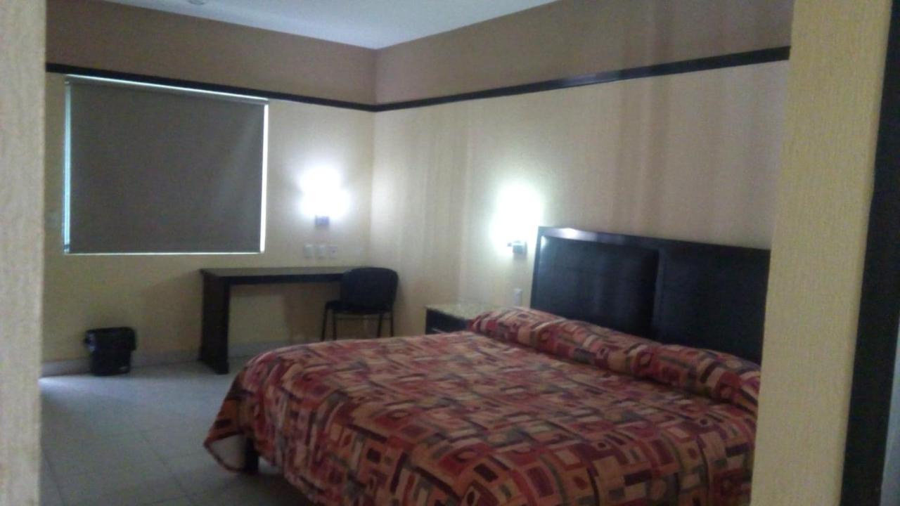 Jalyd Inn Irapuato Extérieur photo